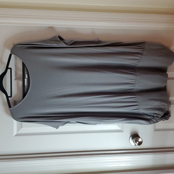 🎁Plus Size Solid Gray Tunic Size 26/28W - Picture 1 of 4